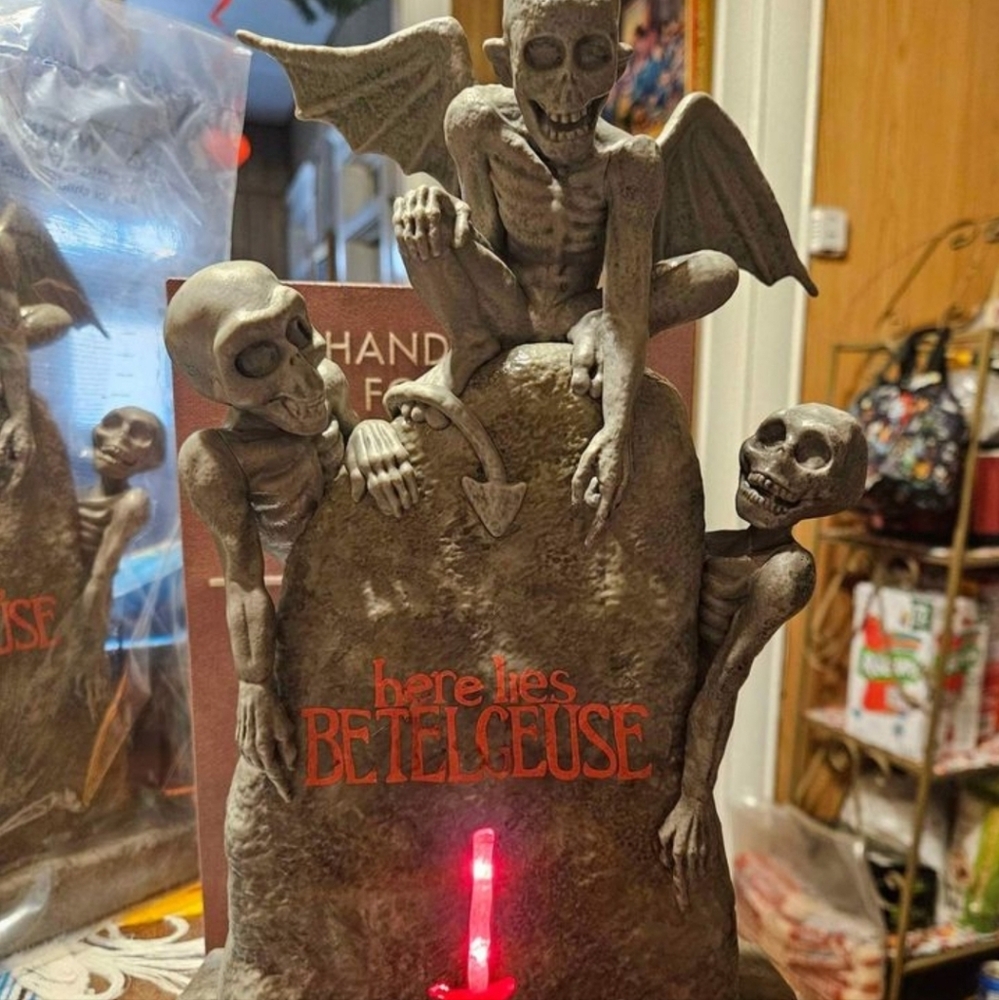 Beetlejuice popcorn tub